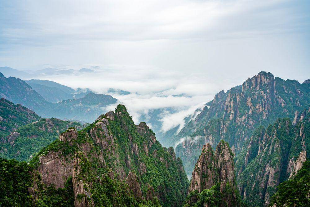 Huangshan (unsplash.com/White.Rainforest)