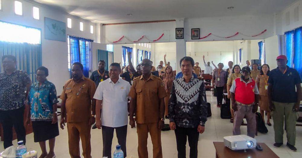 Foto bersama usai kegiatan pelatihan revitalisasi bahasa daerah. (IDN Times/Endy Langobelen)