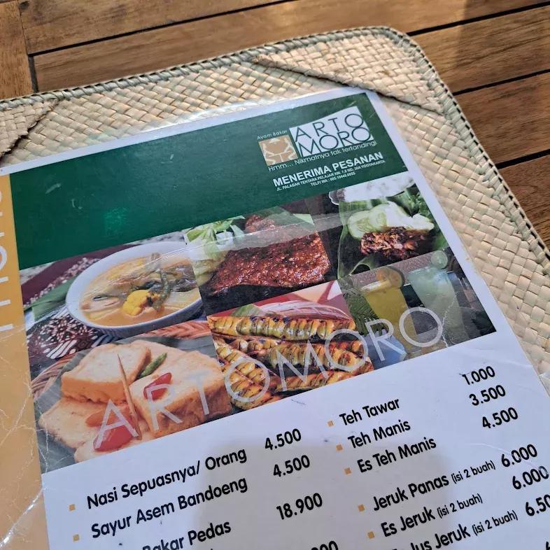 Daftar harga menu di Artomoro (maps.google.com/Laili-ira-m)
