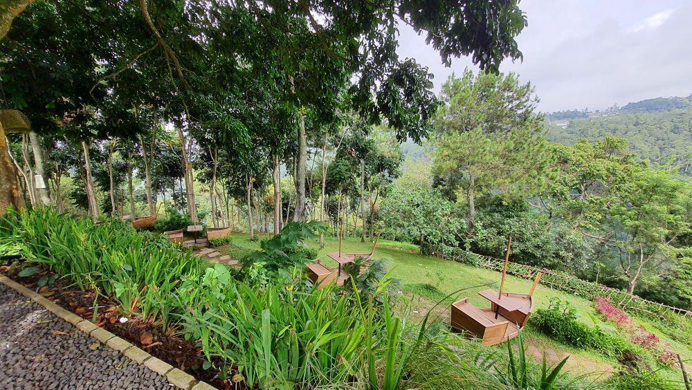 Cafe D'pakar Bandung: Lokasi, Menu Makanan, dan Daya Tarik