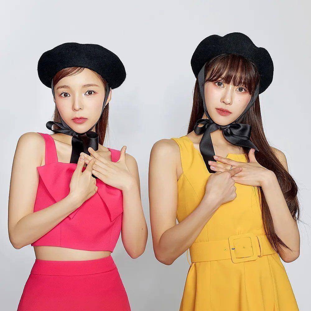 Hangout with Yoo (Instagram.com/hangout_with_yoo)