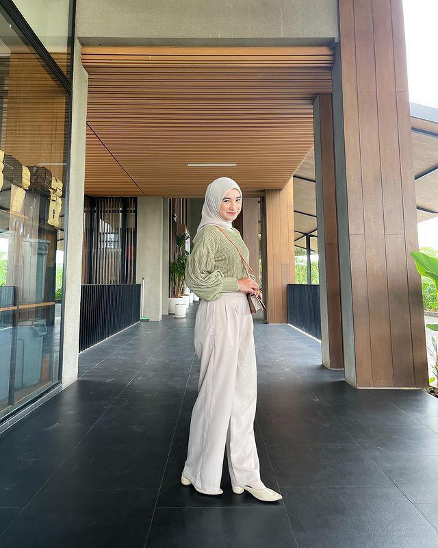 Ide ootd ala Olivia Finda (instagram.com/oliviafindas)