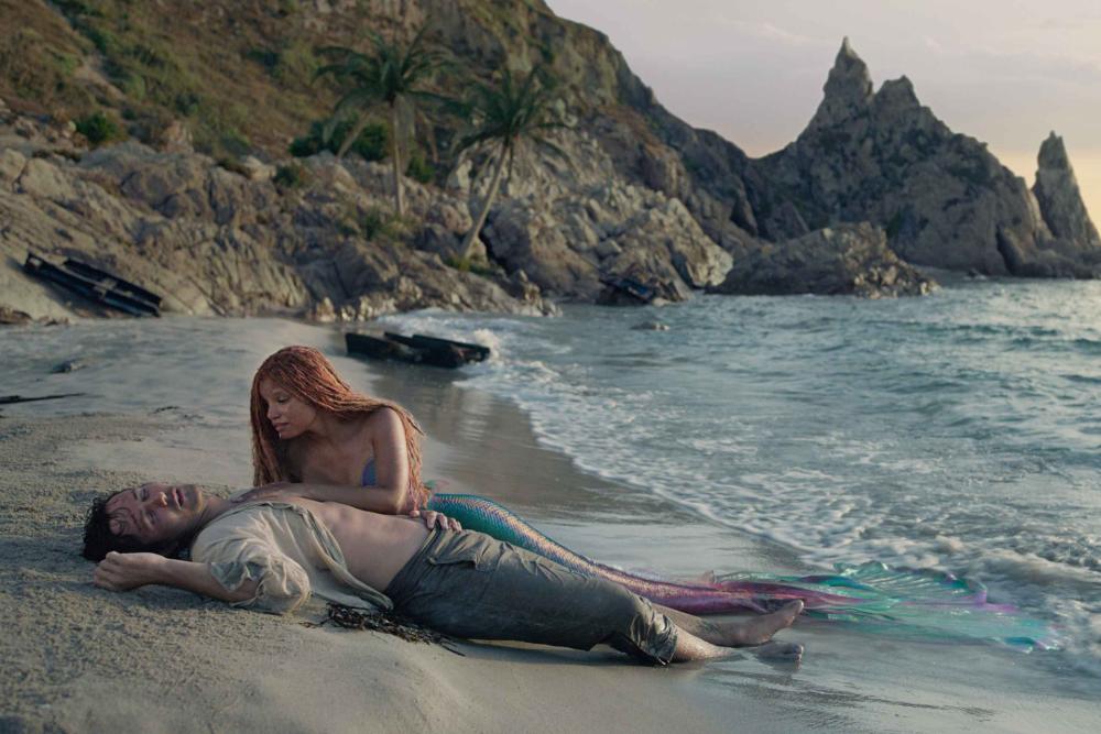 7 Kisah di Balik Layar Cast The Little Mermaid, Halle Bailey Nangis!