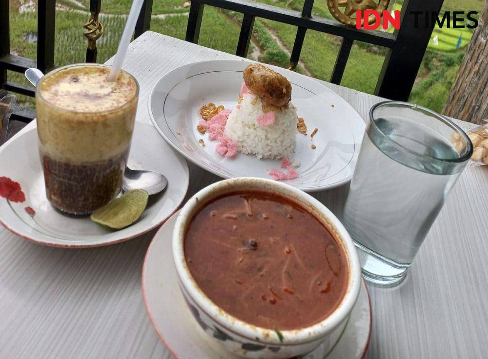 Satu porsi sup di Pondok Soto Man, Solok (IDN Times/Irfan Fathurohman)