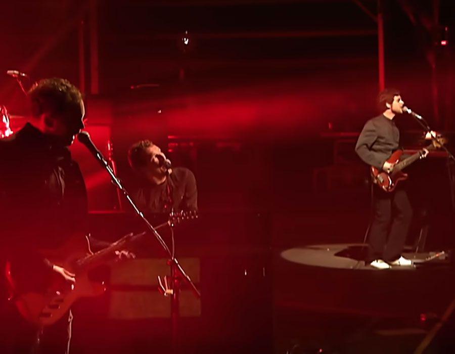 Makna Lagu Coldplay Fix You yang Berisi Harapan Bangkit