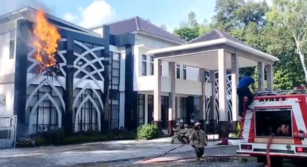 Inspektorat Lotim Tegaskan Tak Ada Dokumen Penting yang Terbakar