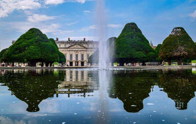 gambar Istana Hampton Court (unsplash.com/Tom Podmore)