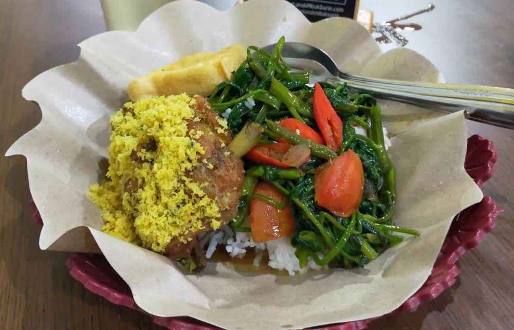 Ayam Tulang Lunak Mbok Surip (instagram.com/ayamtulanglunakmboksurip)