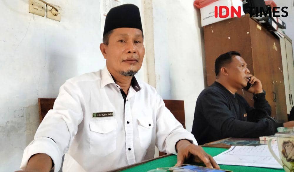 Foto Kabid Agribisnis Peternakan Disnakeswan Kabupaten Bima, Rusdi Idris (IDN Times/Juliadin Sutarman)