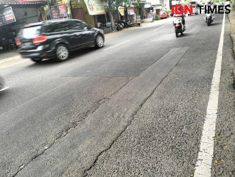 Jalan di Surabaya Dikeluhkan Warga, Eri: Yang Lubang Ditambal