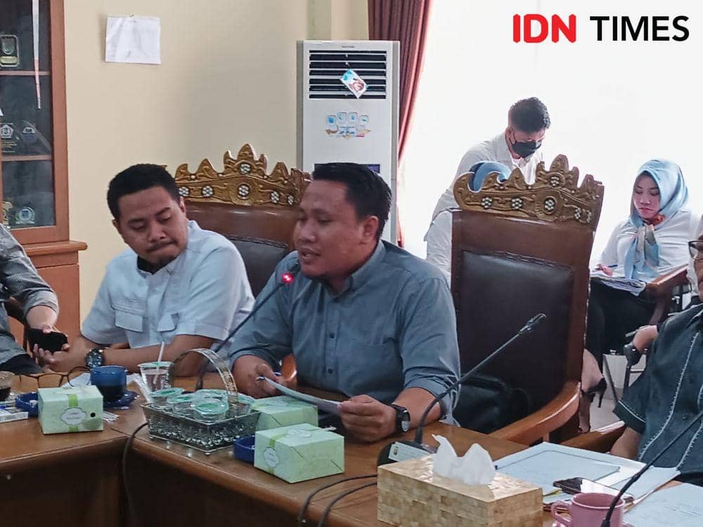 Mobil Dinas PU Pasang Bendera Partai, DPRD Temukan Indikasi Kelalaian