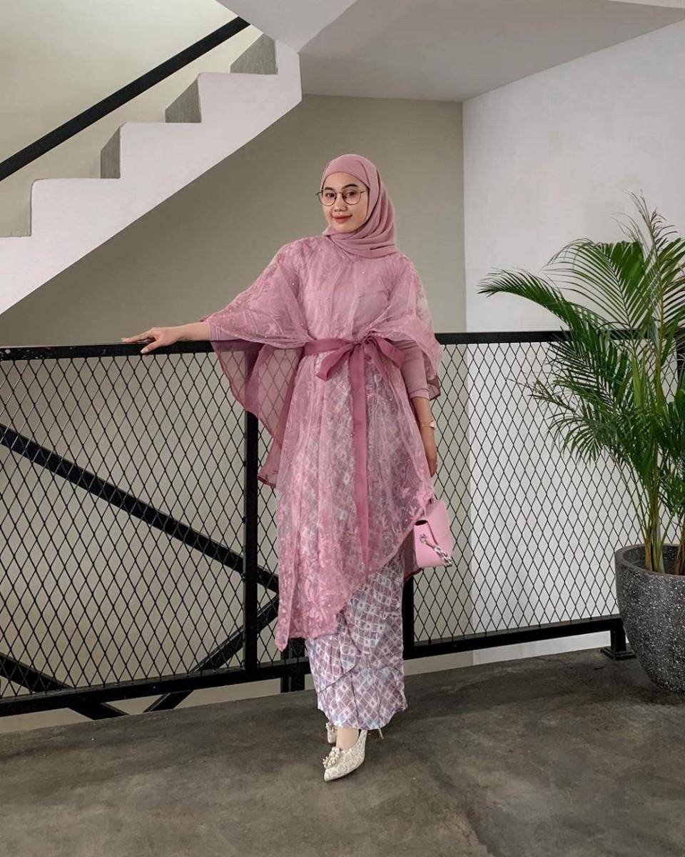 inspirasi outfit kondangan hijab yang anggun nan elegan (instagram.com/chiviaalga)