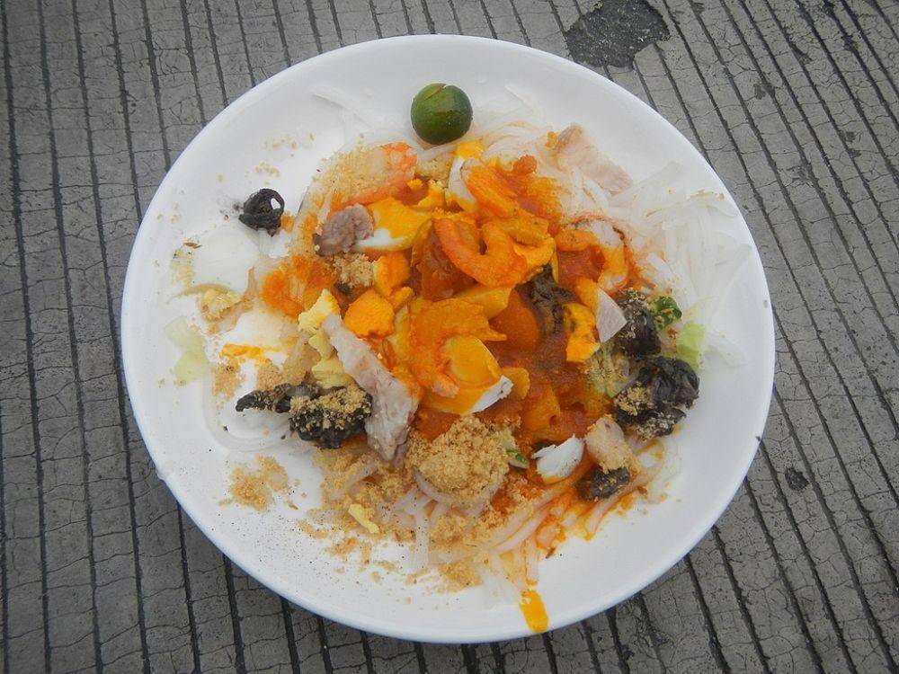 pancit palabok (commons.wikimedia.org/Judgefloro)