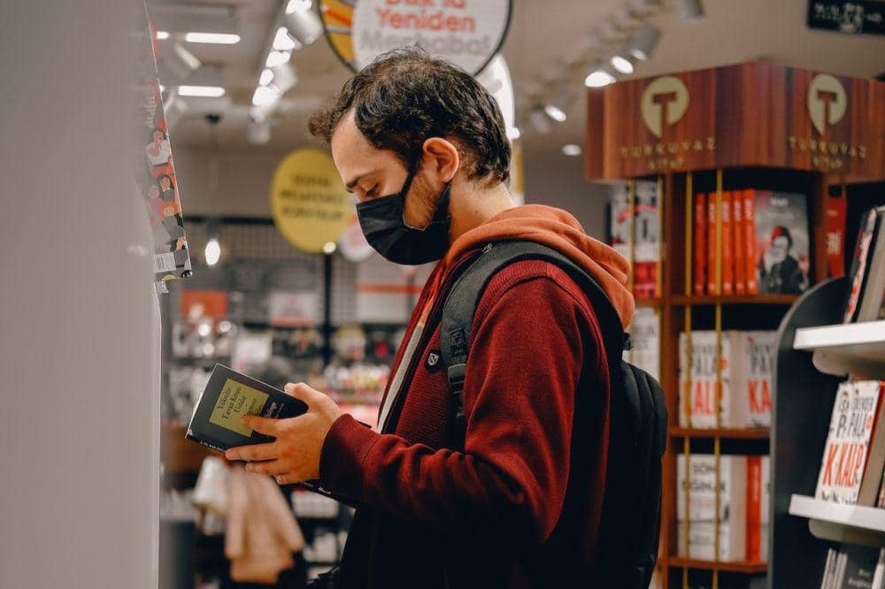 5 Tips Membaca Kritis, Tak Terbatas untuk Mahasiswa Saja