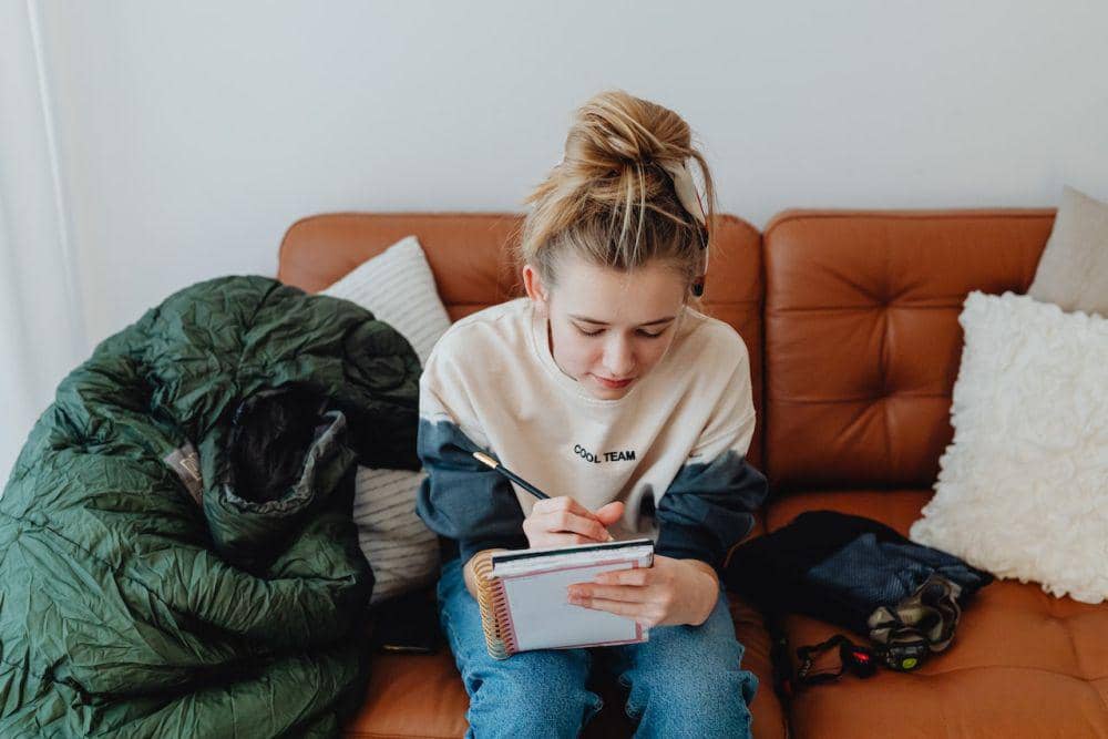 ilustrasi mencatat (Pexels.com/Karolina Grabowska)