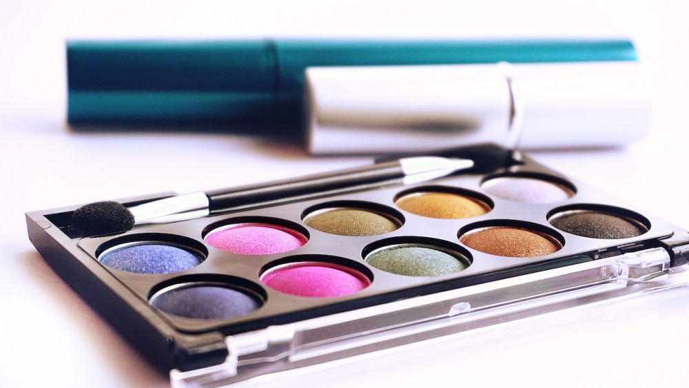 5 Rekomendasi Produk Makeup 3 in 1 Murah Meriah, Praktis!