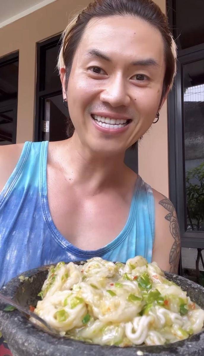 Rafael Tan digadang jadi duta seblak (Instagram.com/rafael_1616)