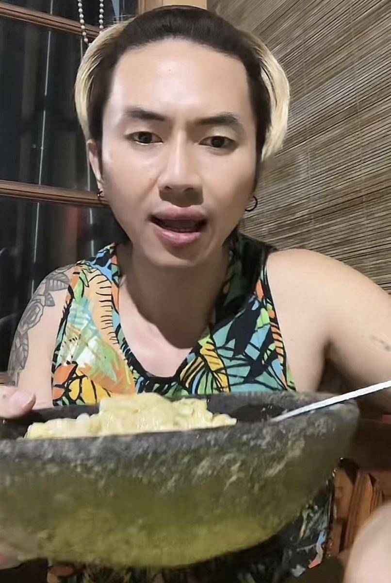 Rafael Tan digadang jadi duta seblak (instagram.com/rafael_1616)