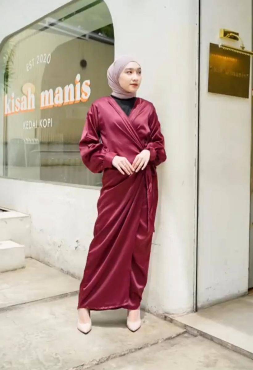 OOTD kondangan hijab (instagram.com/yennihr)