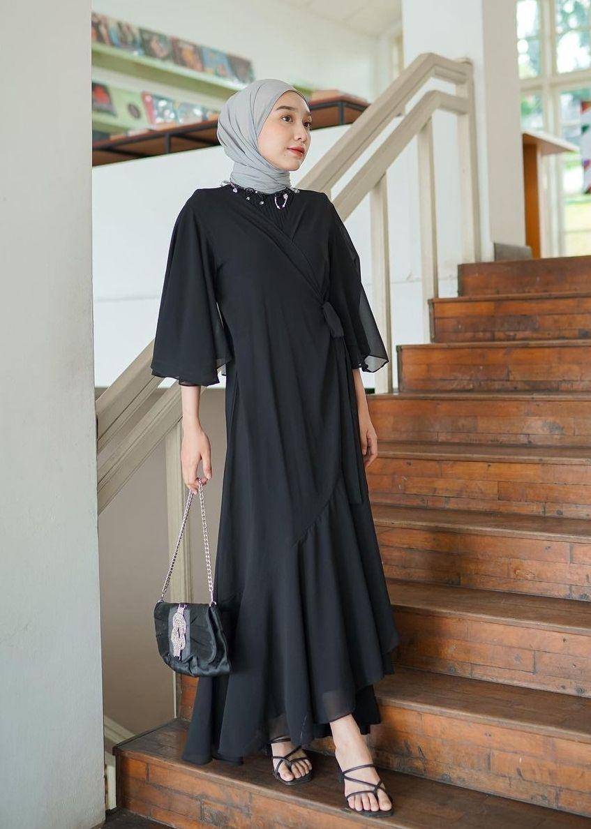OOTD kondangan hijab (instagram.com/yennihr)