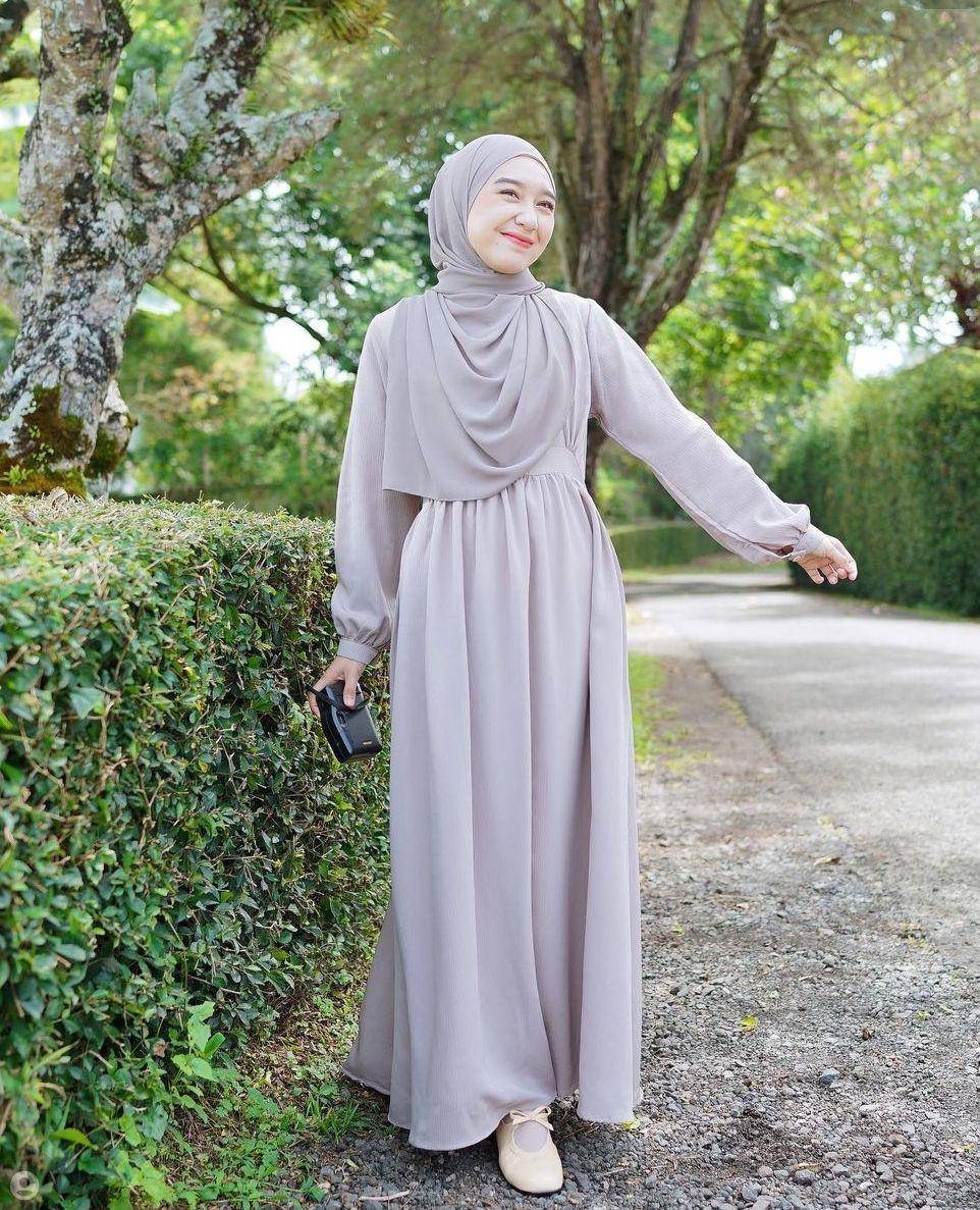 OOTD kondangan hijab (instagram.com/yennihr)