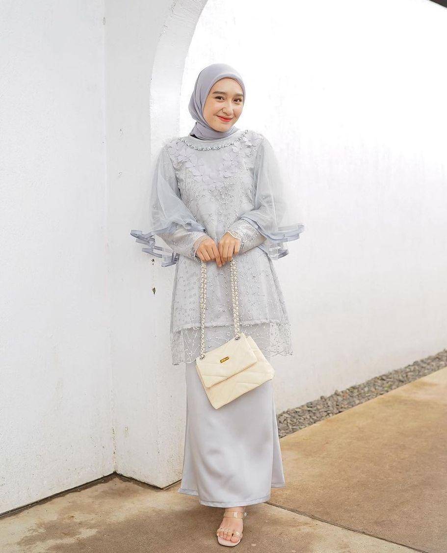 OOTD kondangan hijab (instagram.com/yennihr)