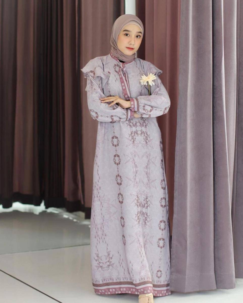 OOTD kondangan hijab (instagram.com/yennihr)