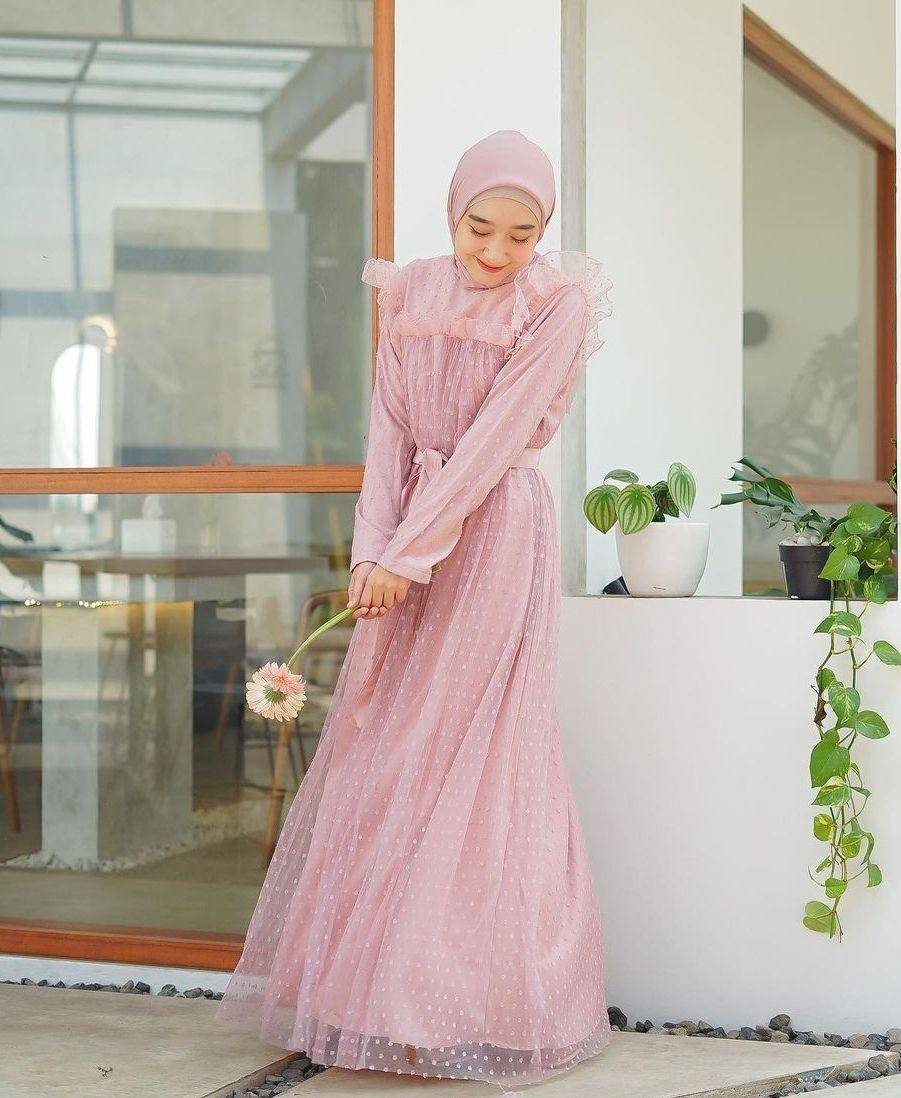 OOTD kondangan hijab (instagram.com/yennihr)
