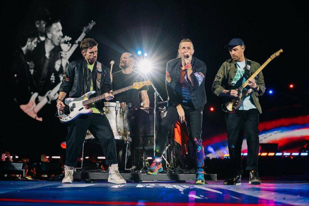 Anggota band Coldplay saat konser (instagram.com/coldplay)