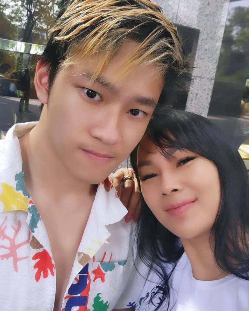 potret Kalina Ocktaranny dan sang putra (instgaram.com/klainaocktaranny)