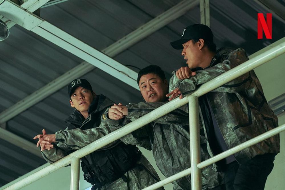 still cuts drama Black Knight (instagram.com/netflixkr)