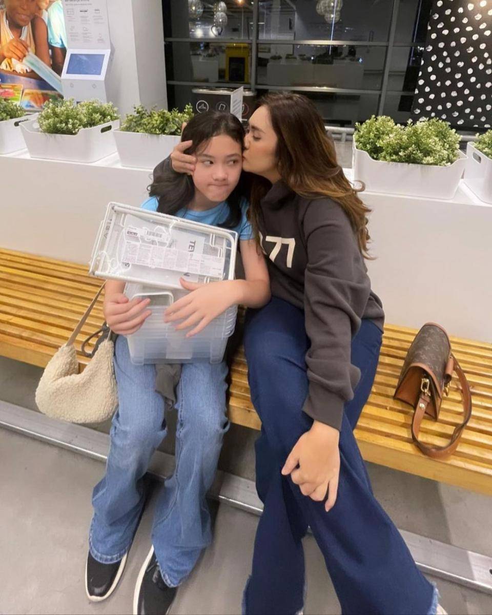 potret Nafa Urbach dan putri pertamanya (instagram.com/nafaurbach)