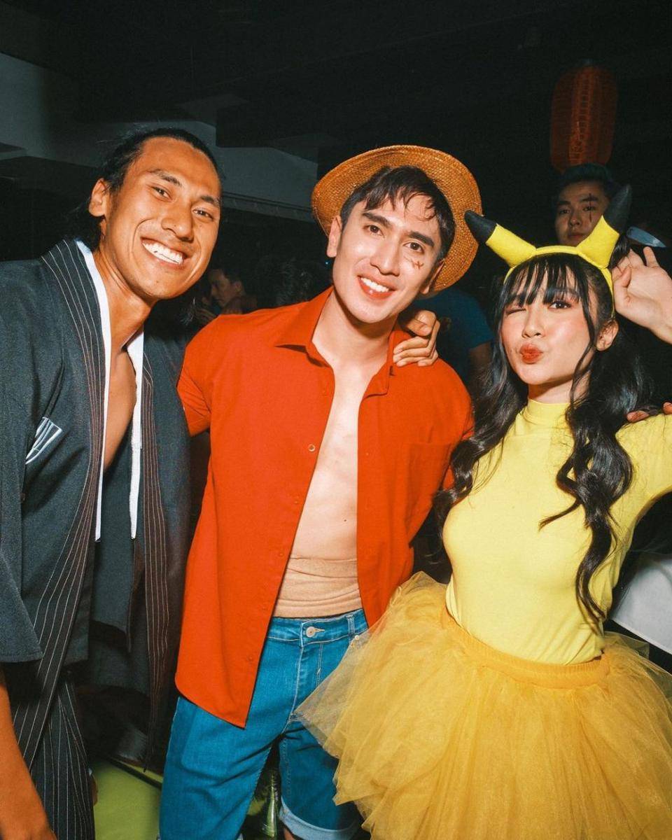 potret Verrell Bramasta cosplay jadi Luffy One Piece dan Febby Rastanty jadi Pikachu (instagram.com/bramastavrl)