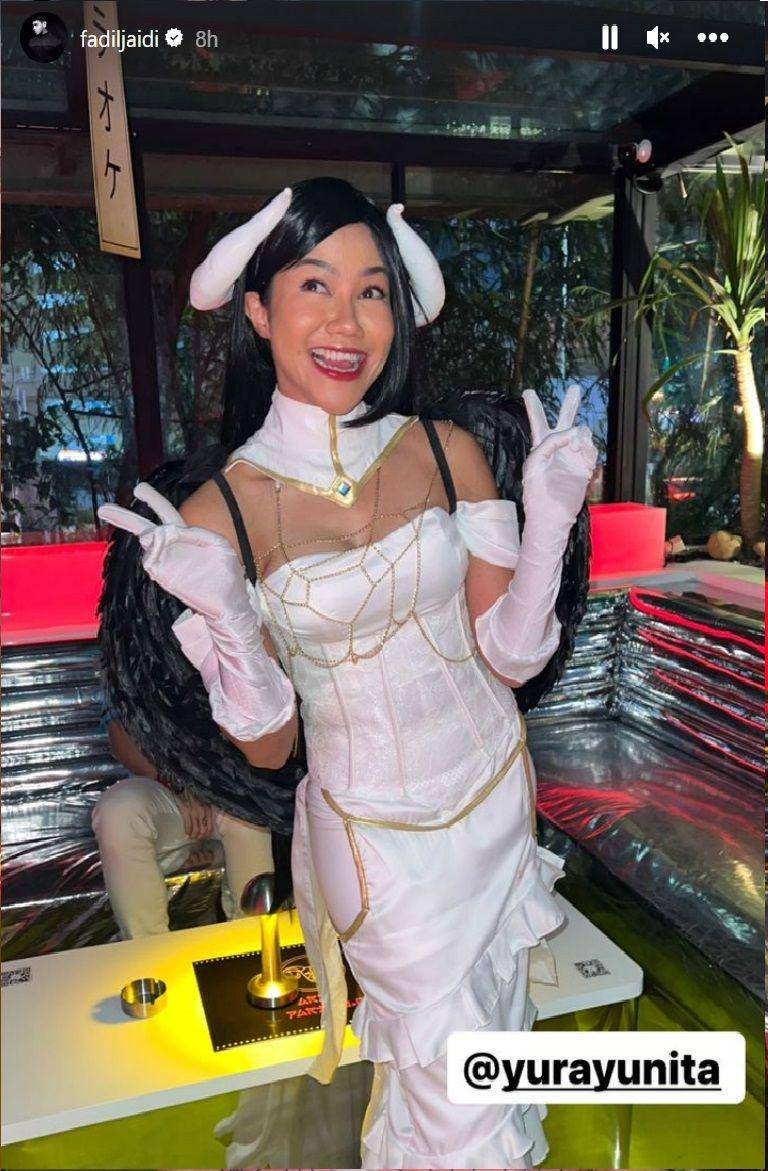 Yura Yunita cosplay anime  (instagram.com/@fadiljaidi)