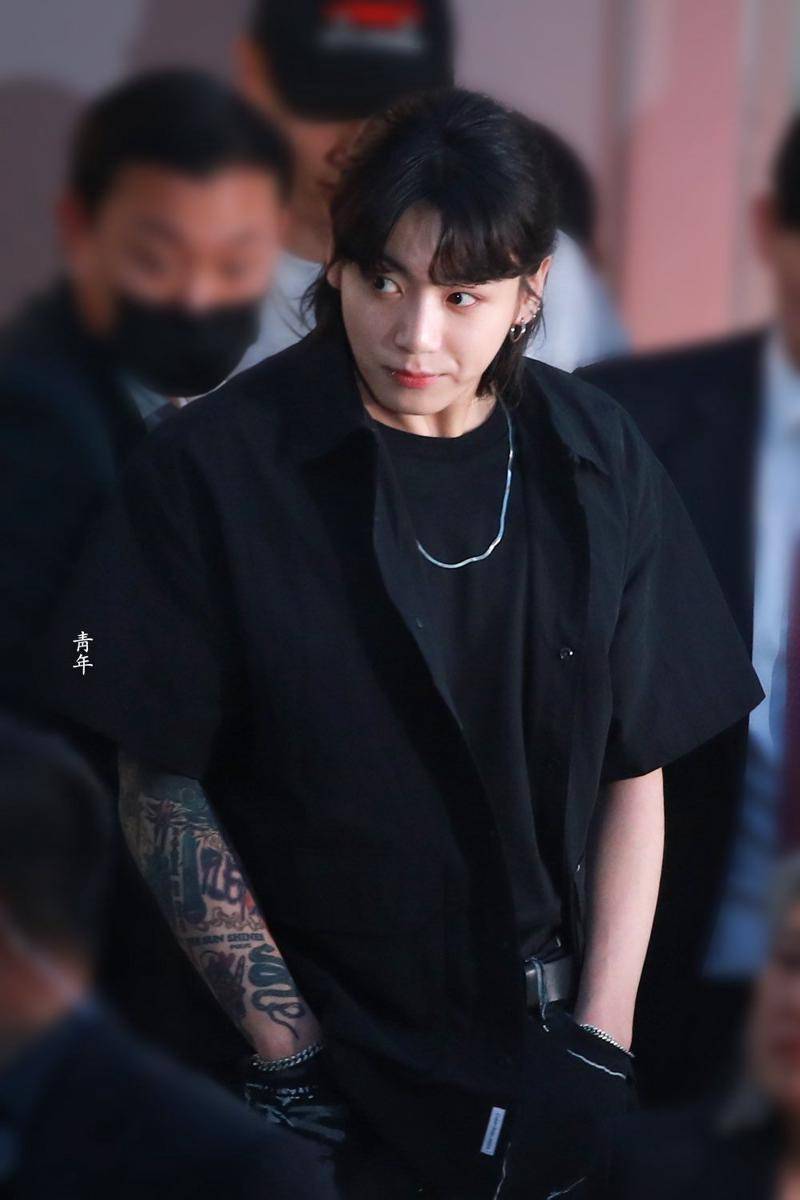 Jungkook BTS di Jennie Calvin Klein Launch (Twitter.com/_RapperJK)