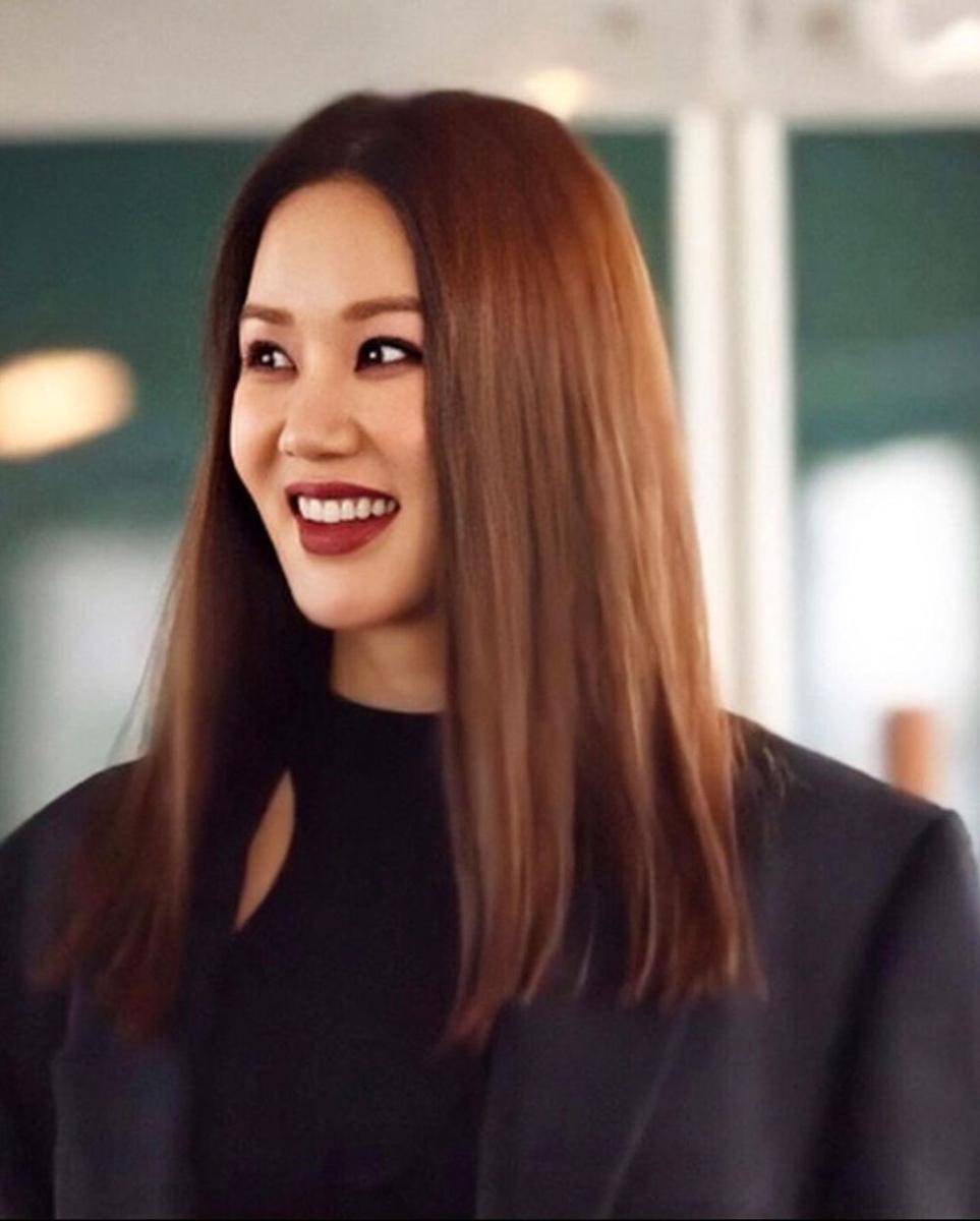 Uhm Jung Hwa (instagram.com/umaizing)