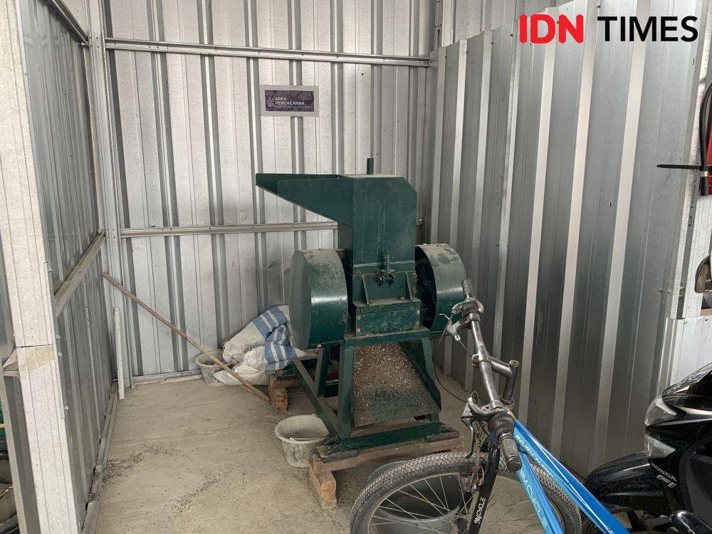 Mesin pencacah sampah di RINDU. (IDN Times/Rohmah Mustaurida)