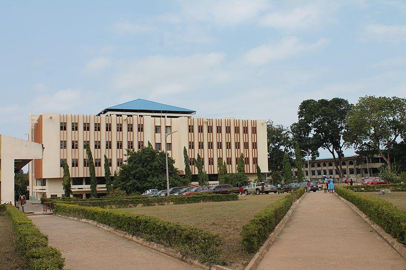 University Cape Coast (commons.wikimedia.org/Kobebigs)