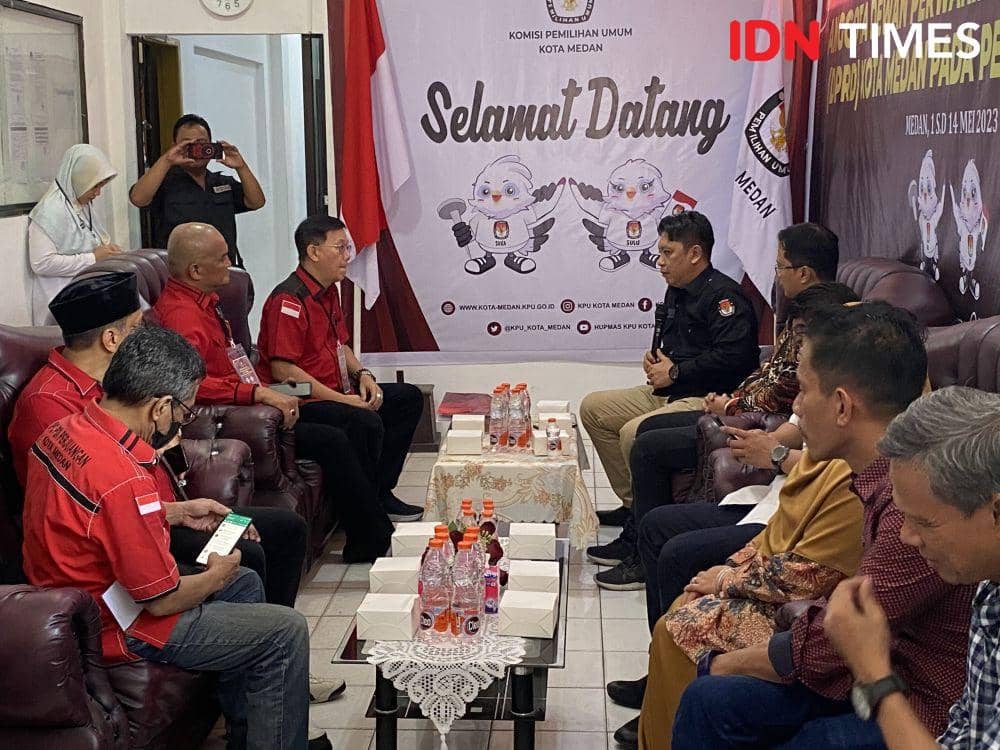 Pertama ke KPU Medan, PDI Perjuangan Medan Daftarkan 50 Bacaleg