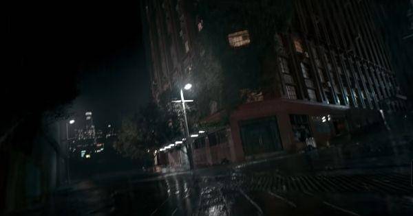 Perspektif si iblis yang terpanggil oleh rekaman mantera yang diputar Danny ( Dok. Warner Bros / Evil Dead Rise )