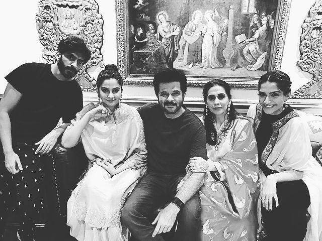 Anil Kapoor dan keluarga (instagram.com/rheakapoor)