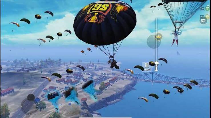 belasan pemain mendarat di Erangel (dok. Tencent Games/PUBG Mobile)