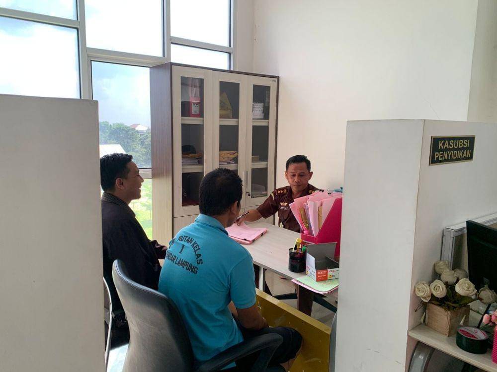 Pelimpahan tahap II korupsi Tukin di lingkungan Kejari Bandar Lampung. (Dok. Kejari Lampung)