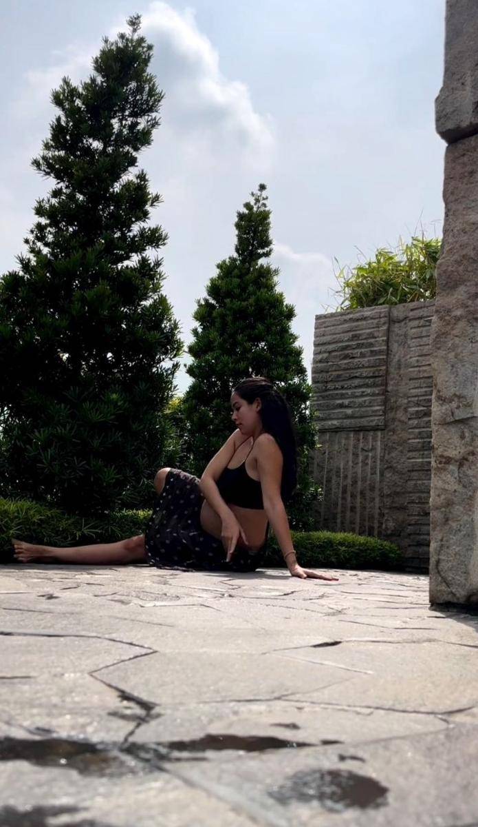 potret Estelle Linden yoga (instagram.com/estelleelinden)