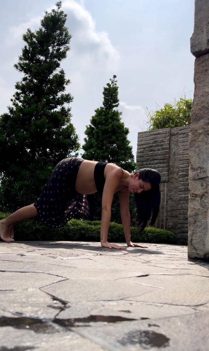 potret Estelle Linden yoga (instagram.com/estelleelinden)