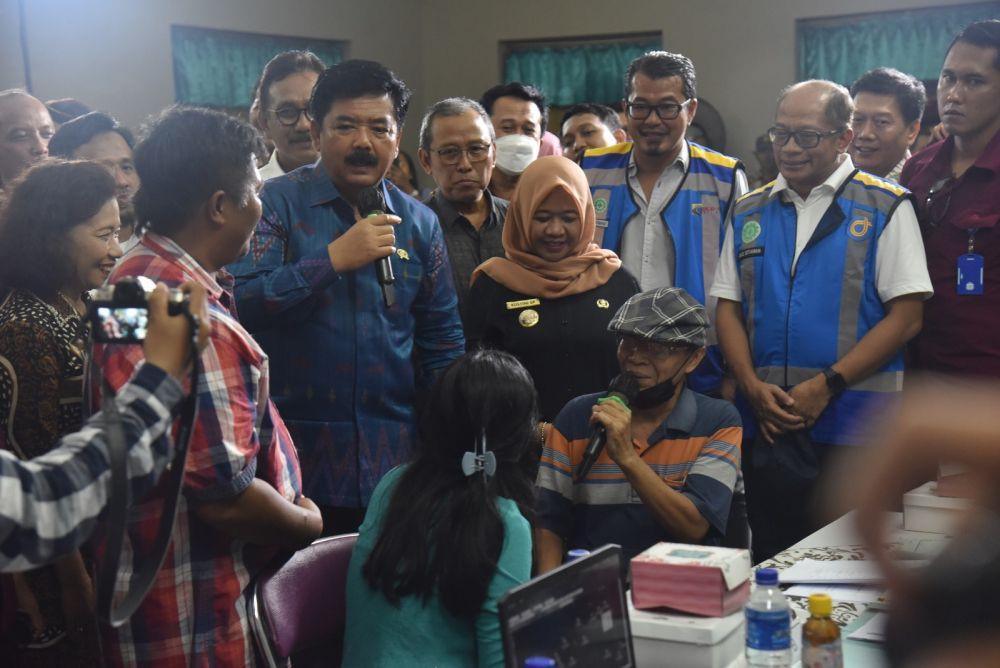 Penyerahan uang ganti rugi untuk pembangunan tol Jogja - Solo, di Kalurahan Tamanmartani, Kalasan, Kamis (11/5/2023). (Dok Istimewa)
