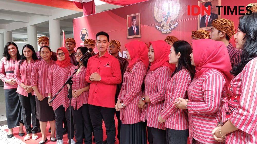 Gibran Rakabuming bersama bacaleg PDIP Solo. (IDN Times/Larasati Rey)
