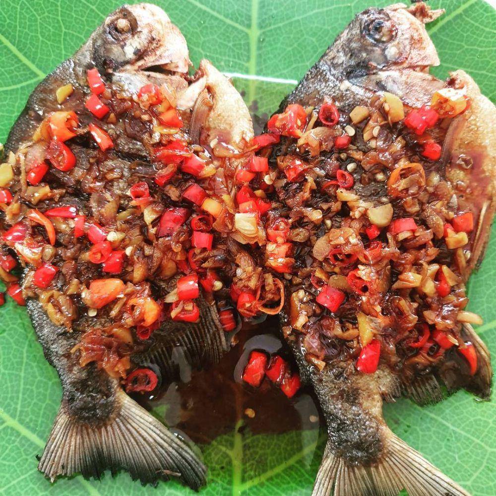 Ilustrasi ikan bawal goreng sambal kecap (instagram.com/sisilsilvana)