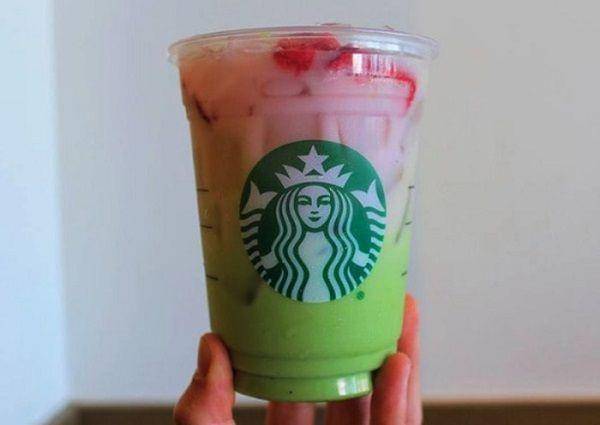Matcha Pink Drink Starbucks (letseatcake.com)
