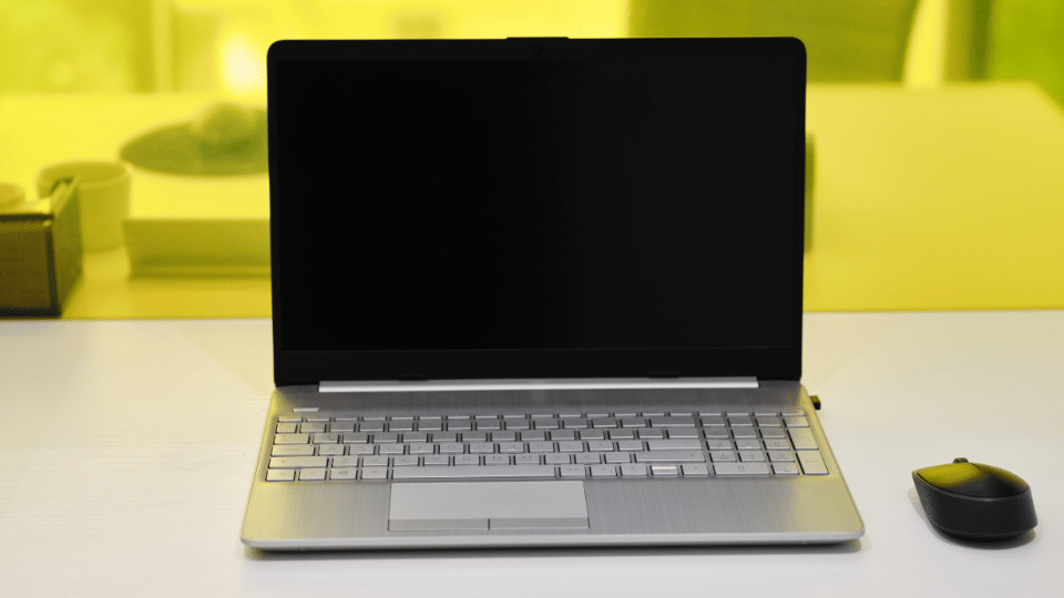 Laptop (pexels.com/Engin Akyurt)